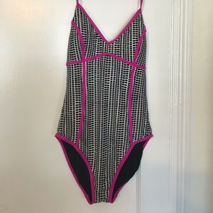Black & white bathing suit with pink detail